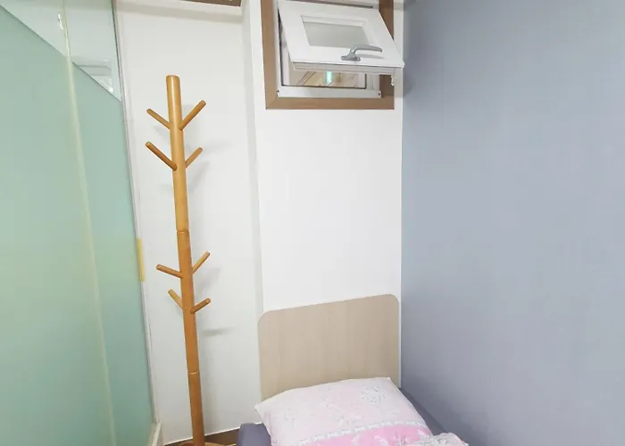 Sinsa Stay- Female Only Seul