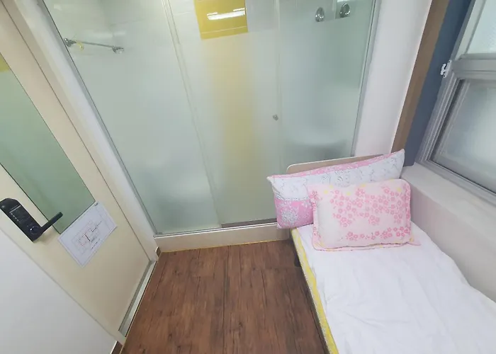 Casa de hóspedes Sinsa Stay- Female Only Seul