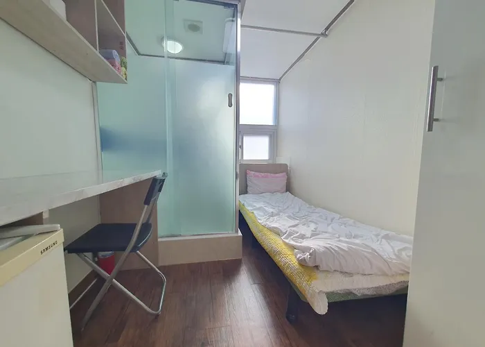 Sinsa Stay- Female Only 3*