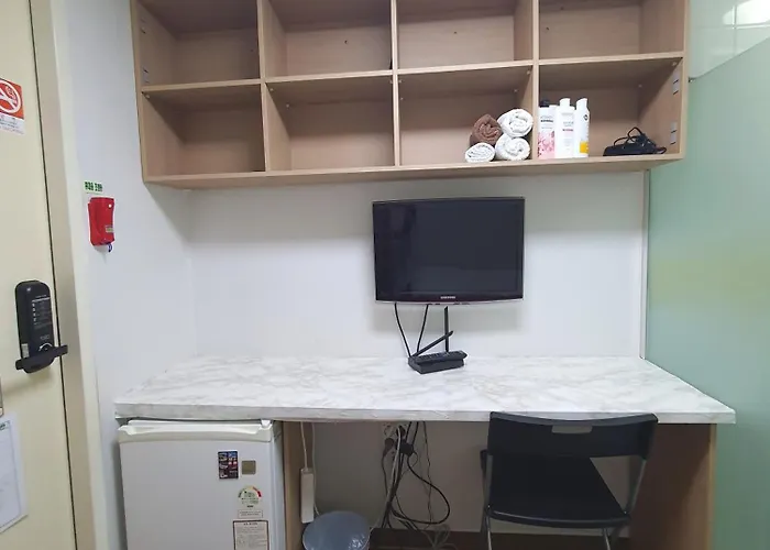 Sinsa Stay- Female Only 3* Seul